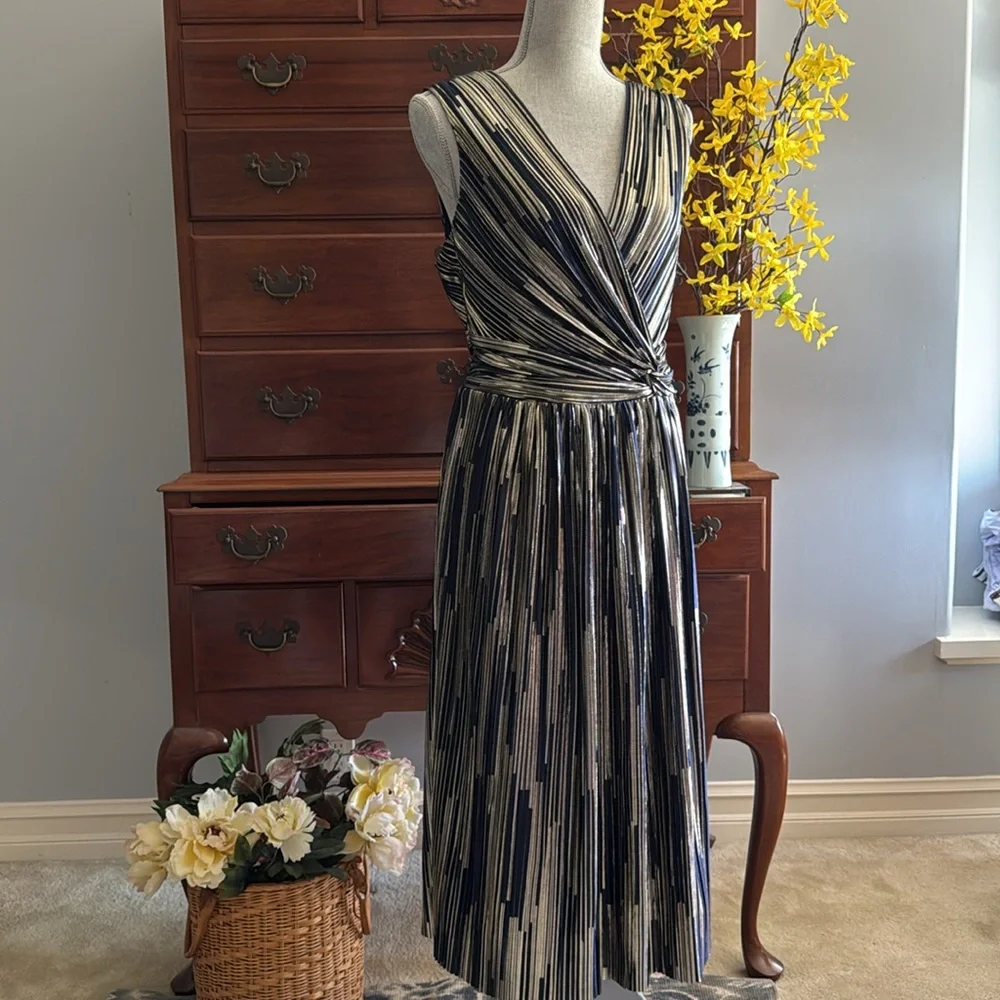 Vince Camuto Elegant Navy and Gold Supplice Dress Size 14 NWT - Picture 15 of 15